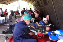 Photo of Satgas Yonif 413 Bremoro Gelar Baksos Donor Darah Dalam Rangka HUT PMI ke-75