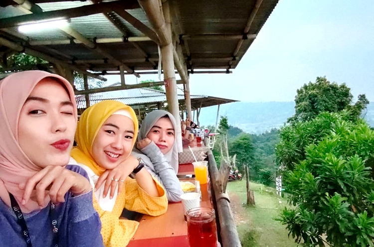 Intan gadis manis