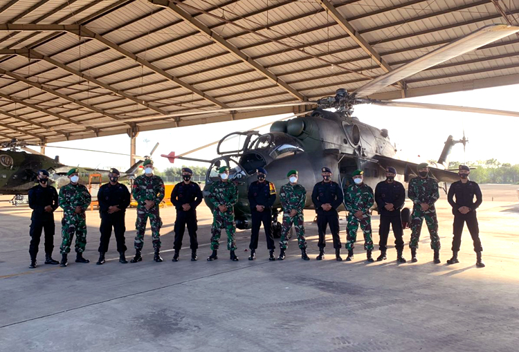 Satbrimob Polda Jawa Tengah Mengunjungi Skuadron Udara TNI di Jawa Tengah (sumber: Humas Brimob Polda Jawa Tengah)