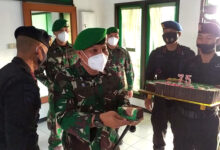 Photo of Satbrimob Polda Jawa Tengah Bikin Kejutan di HUT TNI ke-75