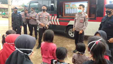 Photo of Satuan Brimob Polda Jawa Tengah Adakan Trauma Healing Kepada Korban Erupsi Gunung Merapi
