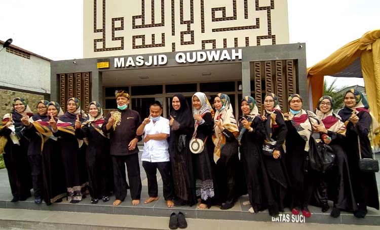 dadang naser, diantika IE, Bandung