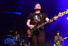 Photo of Mark Hoppus, Bassist Grup Band “Blink-182” Menderita Kanker