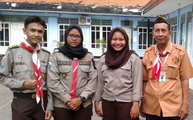 Poedianto bersama siswa di sekolahnya