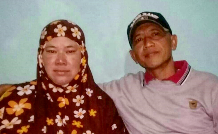 Darmadi dan istrinya