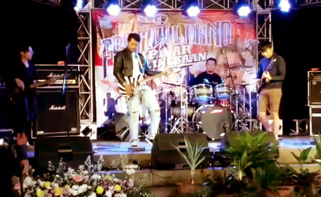 Storyline band
