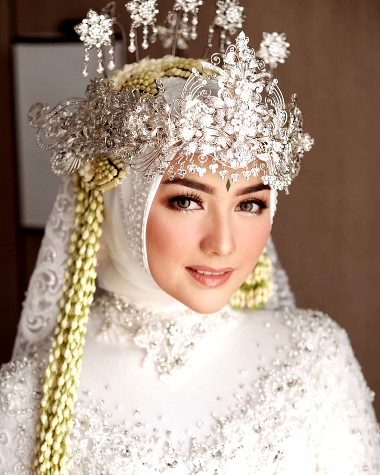 Menjadi ratu sehari