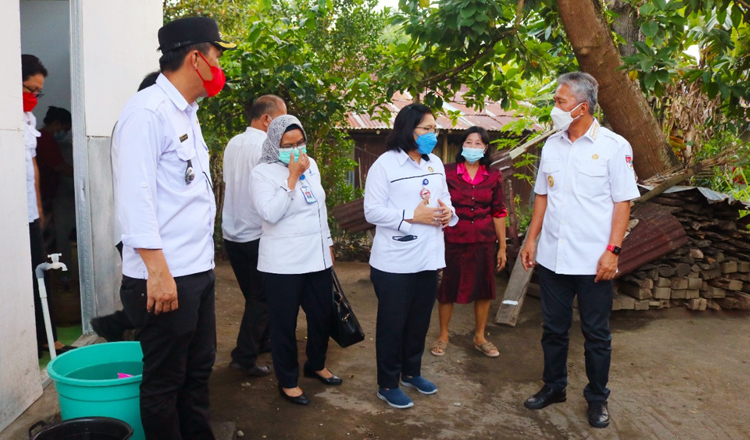 Kunjungan bupati minahasa selatan ke minyak tawaang