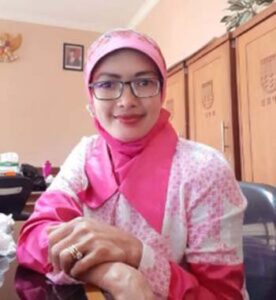 Siti Yanti Abintini, S.H., M.M., 