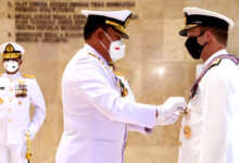 Photo of Kasal Sematkan Tanda Jasa Bintang Jalasena Utama kepada Australia Chief of Navy