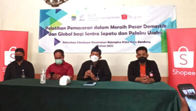 Photo of Program studi Desain Grafis dan Program studi Perdagangan Internasional Universitas Widyatama Selenggarakan Pelatihan Kewirausahaan