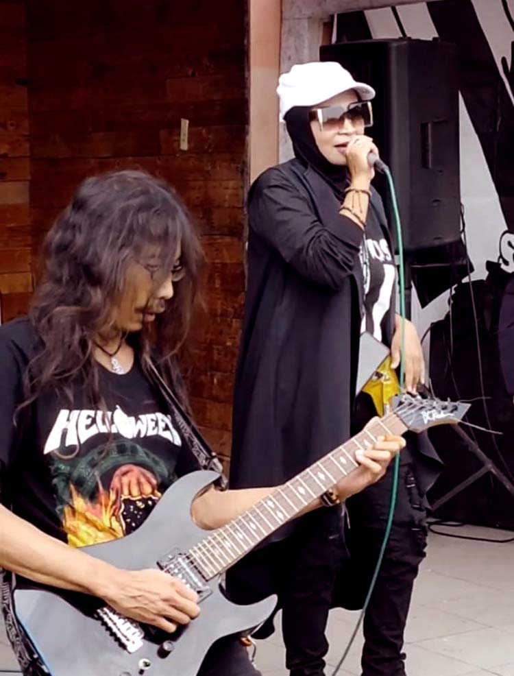 Penampilan grup band Corvus