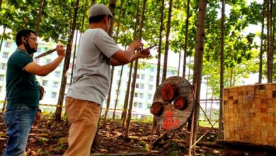 Photo of Ternyata di Kota Cimahi Ada Komunitas Lempar Pisau dan Kapak