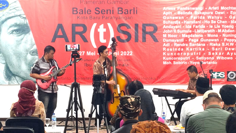 Penampilan Ringga Hardika Trio