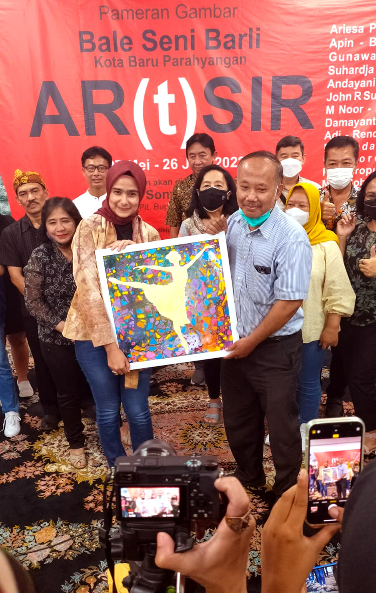 Hadiah lukisan