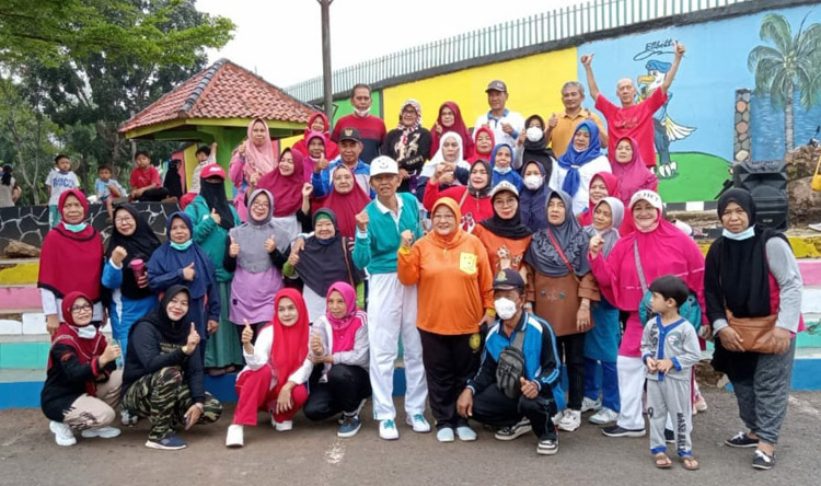 Peserta senam