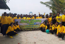 Photo of Family Gathering Perempuan Partai Golkar Bersatu DPD Partai Golkar Lampung Utara ke Pantai Sari Ringgung