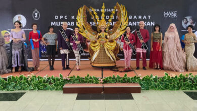 Photo of Parade Model dan Make Up Fantasi Turut Memeriahkan Acara Seminar Kecantikan di Kabupaten Bandung Barat