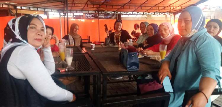Suasana rapat pembentukan pengurus Tiara Kusuma DPC KBB