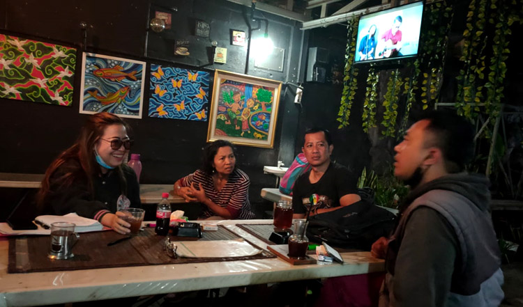 Diskusi "Kopi Literasi" di Den AuH Coffee
