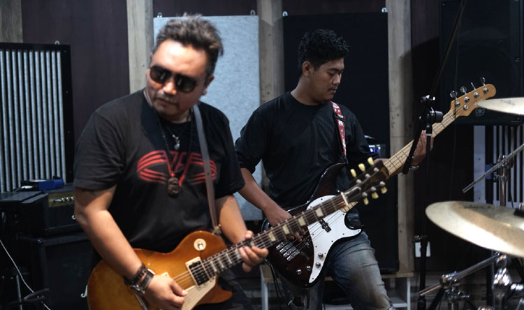 Grup band Singgasana