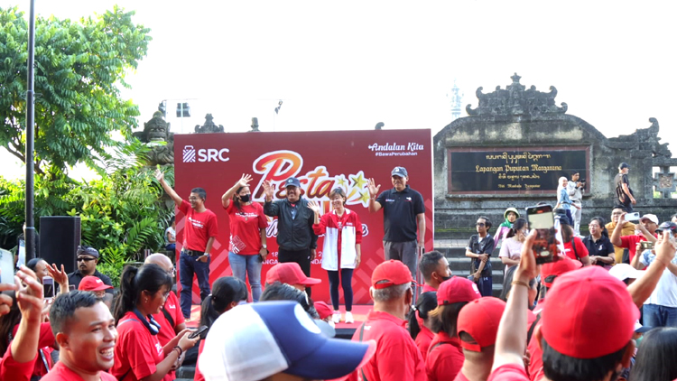 pembukaan acara pesta retail “Bali Nusra” yang berlangsung di Lapangan Puputan Margarana, Niti Mandala, Denpasar 