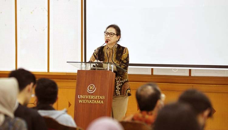 Dr. Dra.Fennieka Kristianto, SH., M.A., M. Kn