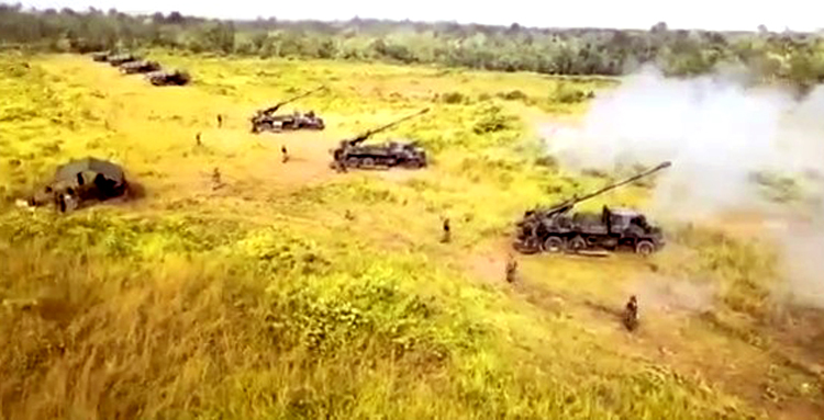 Latihan tempur Artileri Medan TNI AD