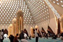 Photo of Suasana Ibadah Salat Jumat di Masjid Al-Jabbar Minggu Ketiga Tahun 2023