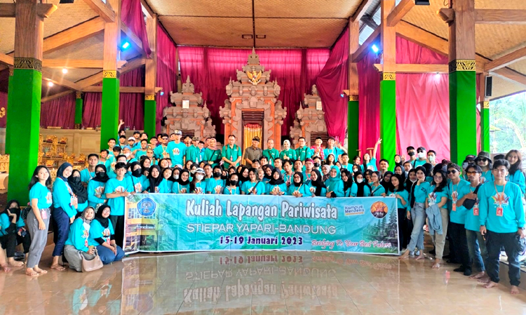 Foto kegiatan Kuliah Lapangan Pariwisata (KLP) Bali 2023