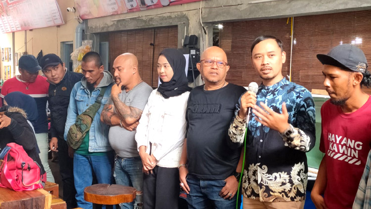 para pemeran sinetron "Hayang Kawin"