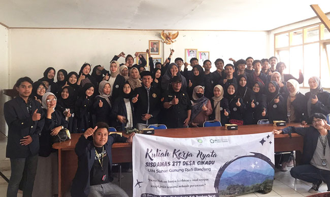 KKN mahasiswa UIN Sunan Gunung Djati Bandung di Desa Cikadu