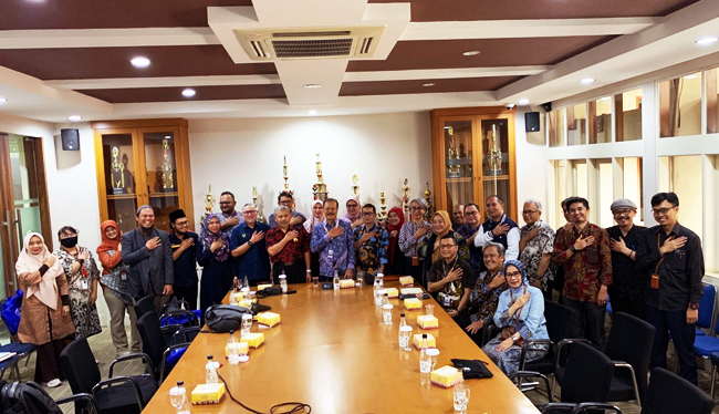 Para pejabat struktural dari kedua negara, Indonesia dan Malaysia