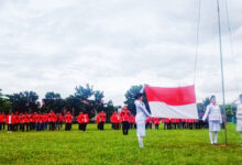 Photo of Ormas Pejuang Batak Bersatu Gelar Upacara Bendera di Asrama Widuri