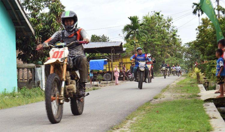 peserta Trail Adventure saat on track, pada Minggu, 24 September 2023 - (Sumber: Mukhtar Habib)