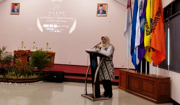 Ketua STIEPAR YAPARI, Prof. Dr. Enok Maryani, M.S.