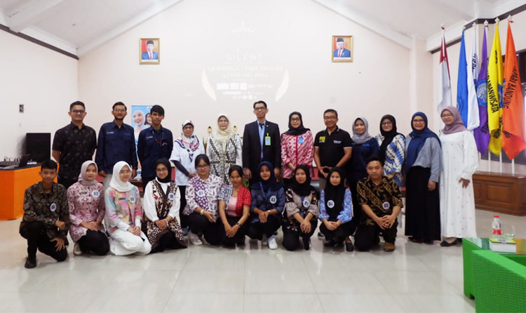 Para dosen, juri, peserta dan guru pembimbing Guiding Competition 2024