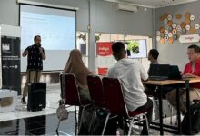Photo of Telkom Indonesia dan Ledgerowl Kolaborasi Tingkatkan Literasi Keuangan para UMKM dan Startup Memanfaatkan Teknologi AI
