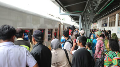 Photo of KAI Daop 1 Jakarta Terus Melayani: Antusiasme Pelanggan Kereta Api Terus Tumbuh Sepanjang Tahun 2025