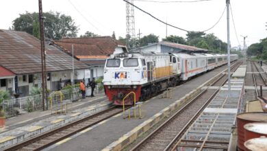 Photo of KAI Daop 2 Bandung Batalkan Perjalanan KA Ciremai Dampak Banjir di Wilayah Daop 4 Semarang