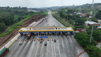 Photo of Mobilitas Masyarakat Meningkat, Gerbang Tol Kalikangkung Catat 20.907 Kendaraan Jelang Libur Isra Mikraj