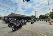 Photo of Parkir Motor Kini Lebih Nyaman, KAI Services Tata Ulang Area Parkir Semarang Tawang