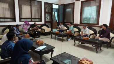Photo of Sinergi KAI Daop 4 Semarang dan Pemkab Pemalang Bahas Pemberhentian KA Stasiun Comal