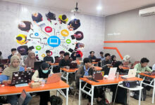 Photo of Telkom AI Center Makassar Bekali Mahasiswa Bangun Web Portfolio AI untuk Hadapi Gig Economy
