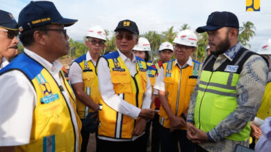 Photo of Tinjau Normalisasi Sungai Air Dingin Padang, Menteri PU Instruksikan Percepatan Penanganan dan Keterlibatan Masyarakat Melalui Program Padat Karya