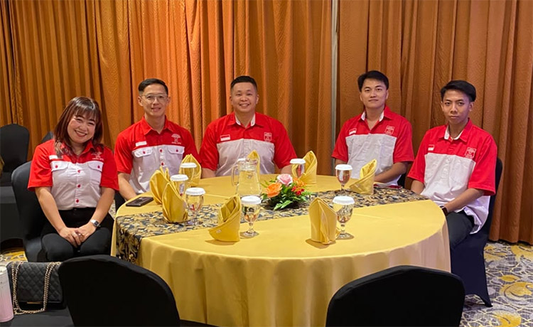 Foto bersama Pengurus Gema INTI Tasikmalaya yang di pimpin oleh Bapak Ronald Sunjaya (Posisi duduk di tengah) - (Sumber: PMN)