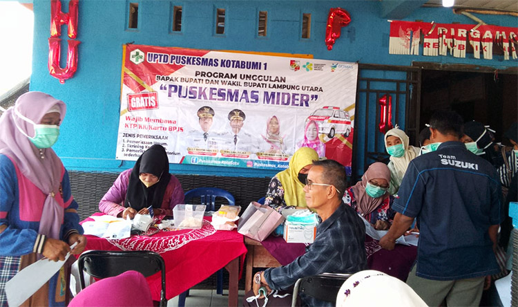 Kegiatan rutin cek kesehatan Puskesmas Mider - (Sumber: Romli/PMN)