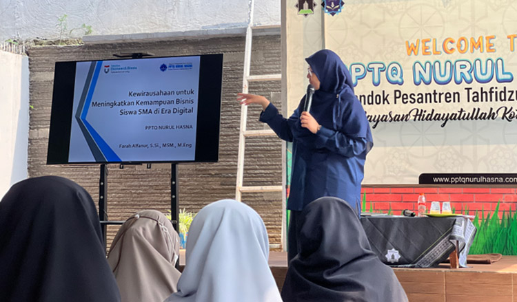 Suasana kegiatan Kegiatan Abdimas Universitas Telkom yang dilaksanakan di PPTQ Nurul Hasna Hidayatullah, Kecamatan Arcamanik, Kota Bandung, pada Jumat, 12 Juni 2026 - (Sumber: PMN)