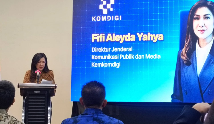Dirjen Kemkomdigi, Fifi Aleyda Yahya saat menyampaikan sambutannya dalam talk show bertajuk “Masa Depan Pers: Tumbuh Adaptif dengan Teknologi, Terjaga Kualitas dengan Fakta” yang digelar di BLOCK 71 Bandung, Innovation Factory, Jalan Ir. H. Djuanda, Kota Bandung, Kamis (24/09/2026) - (Sumber: PMN)