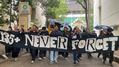 Photo of Empat Tahun Tragedi Kanjuruhan, Mahasiswa UIN SGD Bandung Gelar Long March, Doa Bersama, dan Street Football